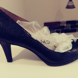 Women pump